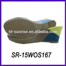 Femme femme chaussure chaussure semelle sol